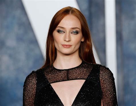 sophie turner leaked|Sophie Turner Fakes Nude